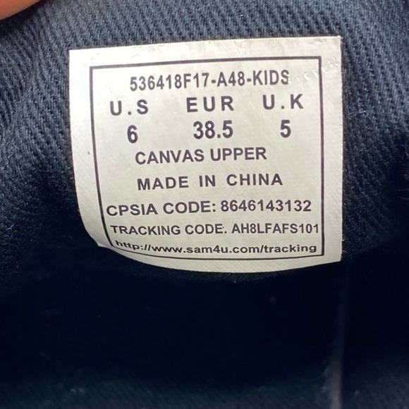 Levi’s Black Canvas Sneakers Size 6 - Picture 8 of 8